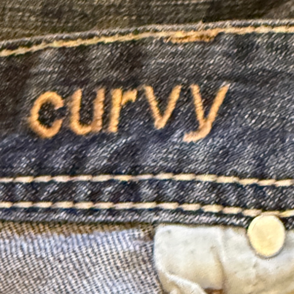 Maurices Curvy medium wash Blue Jeans Size 15/16 Short - Picture 8 of 9